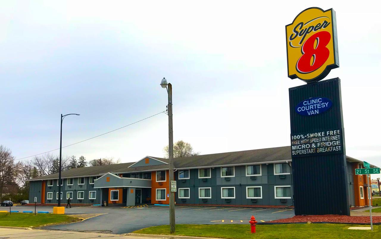 Super 8 By Wyndham Rochester Mayo Clinic Area Luaran gambar